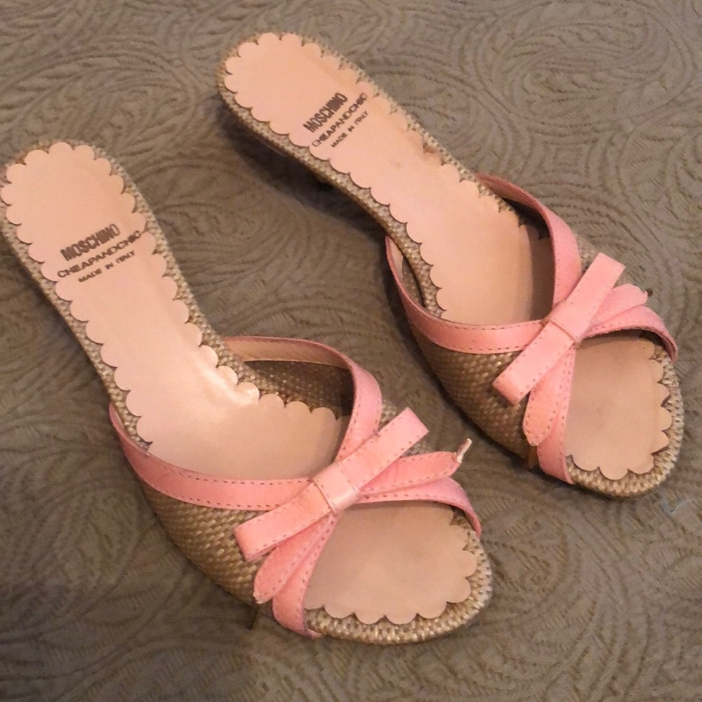 Moschino peach slides w/ kitten heels 38 1/2